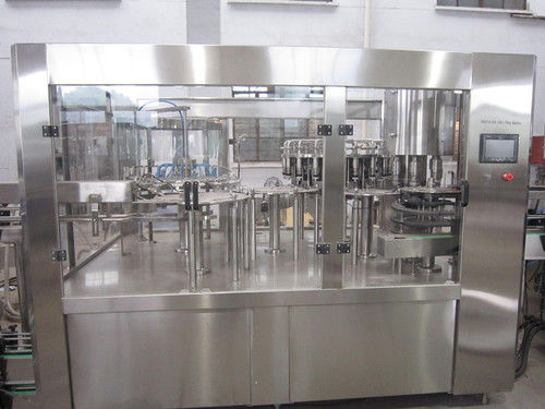 Peralatan Pengolahan Jus Buah 15 kw, Mesin Pengisian Botol Pet Otomatis pemasok